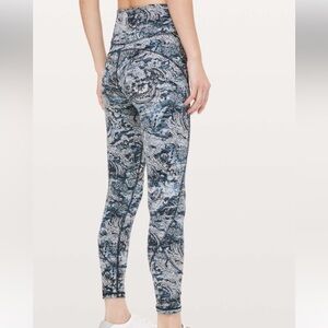 Lululemon In Movement 7/8 Tight size 4 leggings